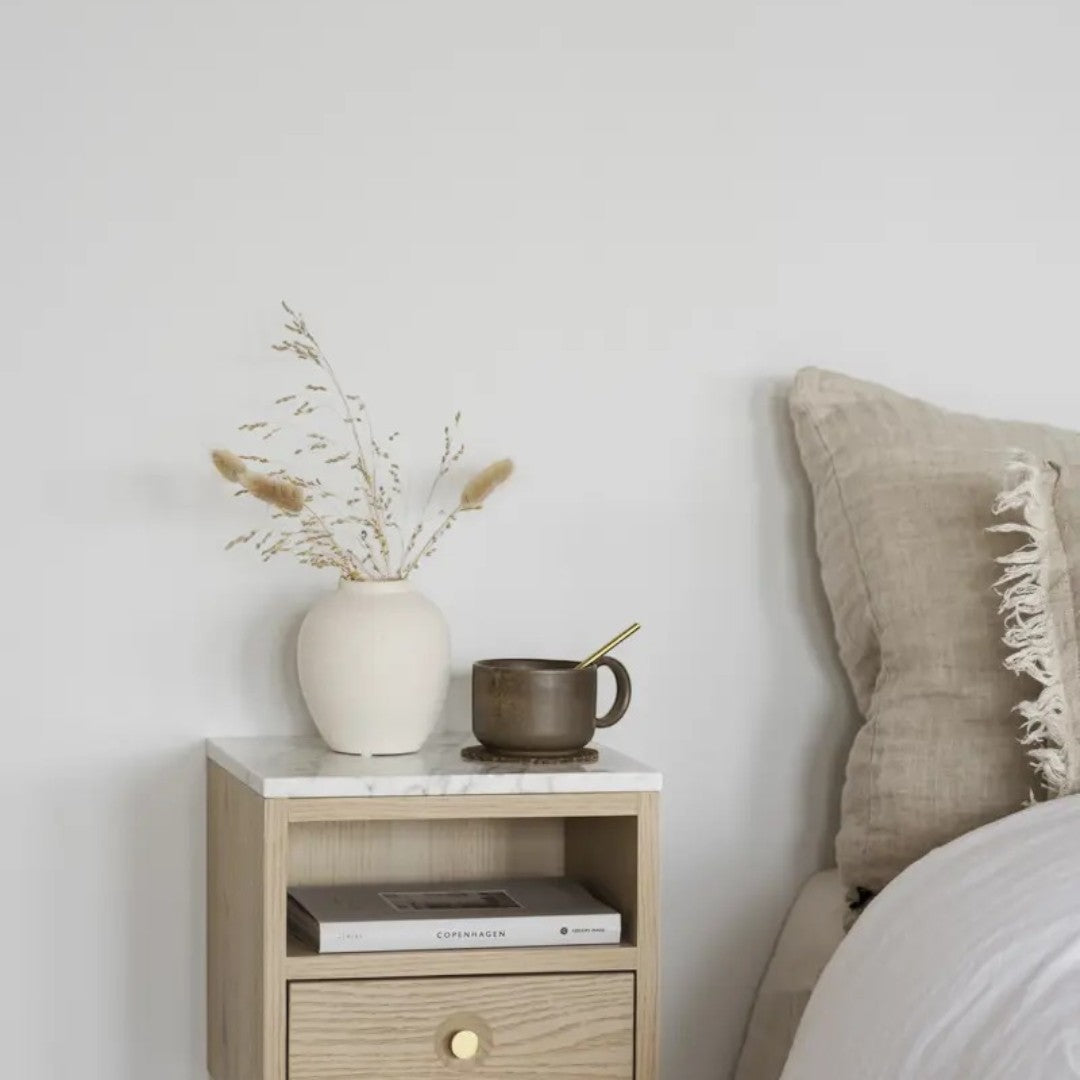 Bedside table, Oak, 28x25x24 cm